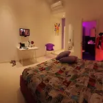 Chroma Bed & Breakfast Rom