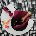 Chroma Bed & Breakfast Rom